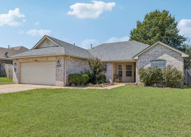 Property at 11818 N 109th EastAvenue, Collinsville, OK 74021, 3 beds, 2 baths
