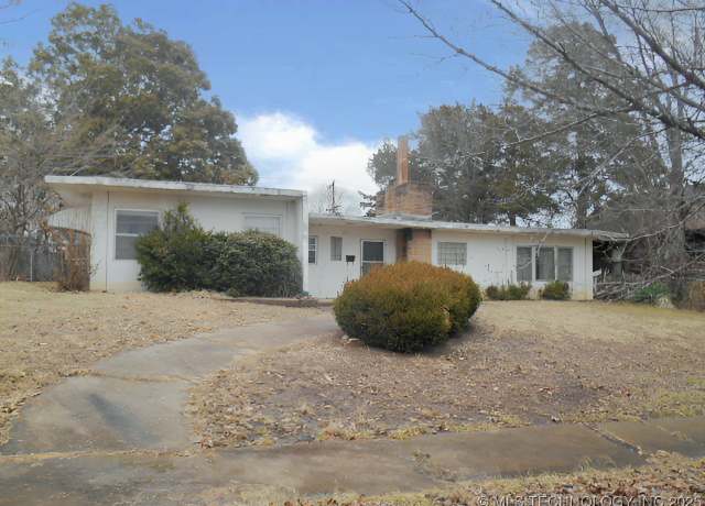 Property at 215 E 11th St, Pawhuska, OK 74056, 3 beds, 3 baths