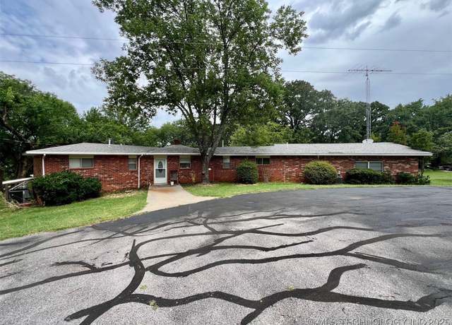 Property at 7087 Arrow Dr, Kingston, OK 73439, 2 beds, 3 baths