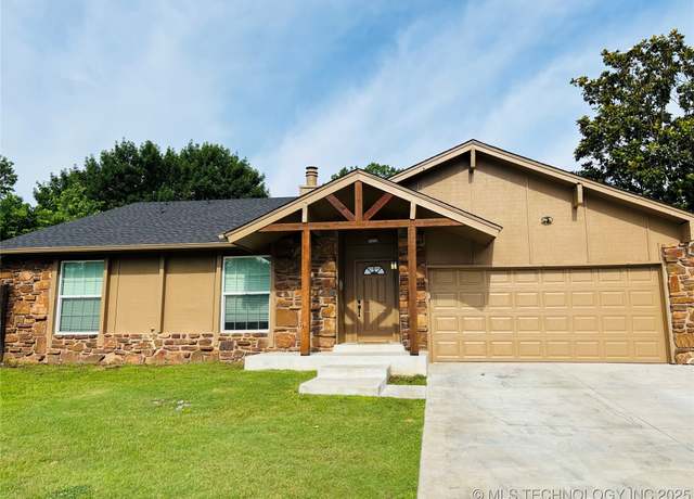 Property at 7936 S 72nd East Ave, Tulsa, OK 74133, 3 beds, 2 baths