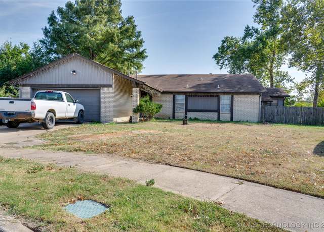 Property at 12514 E 38th St, Tulsa, OK 74146, 4 beds, 2 baths