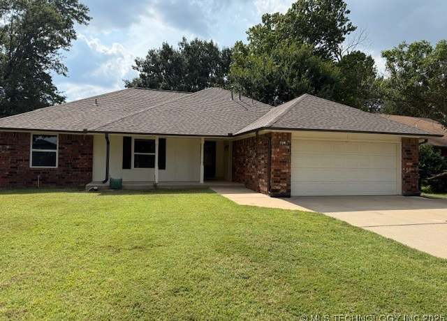 Property at 400 S Fir Ave, Broken Arrow, OK 74012, 3 beds, 2 baths