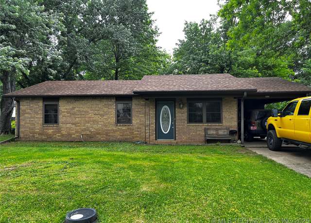 Property at 1006 Coronet Cir, Heavener, OK 74937, 3 beds, 1.5 baths