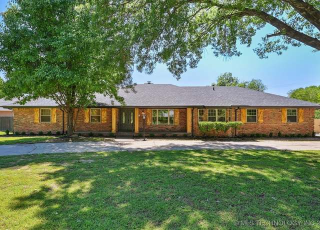 Property at 4710 S Knoxville Ave, Tulsa, OK 74135, 3 beds, 2.5 baths
