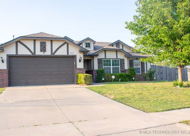 Property at 18125 E 42nd Pl, Tulsa, OK 74134, 3 beds, 2 baths
