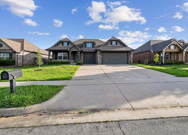 Property at 17409 E 44th St S, Tulsa, OK 74134, 4 beds, 2 baths