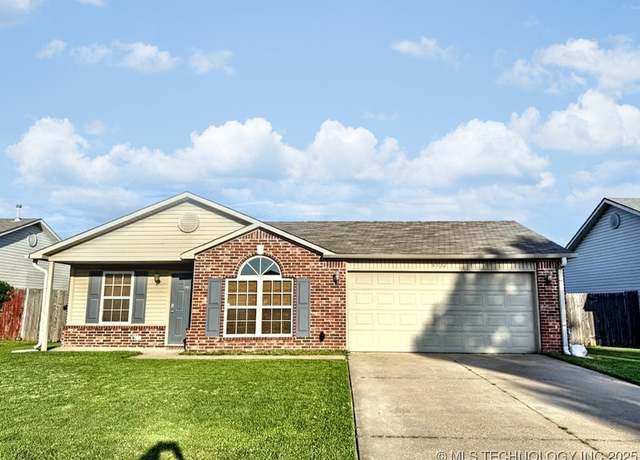 Property at 8932 S 258th EastAvenue, Broken Arrow, OK 74014, 3 beds, 2 baths
