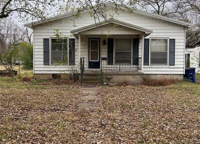 Property at 722 S Pine St, Nowata, OK 74048, 3 beds, 2 baths