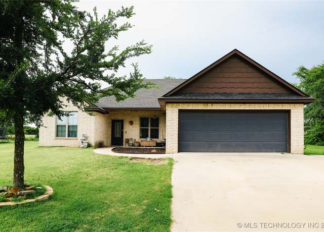 Property at 350 Edgewood Cir, Durant, OK 74701, 3 beds, 2 baths