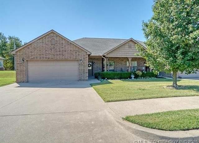 Property at 4242 Greentree Way Unit 29A, Sand Springs, OK 74063, 2 beds, 2 baths