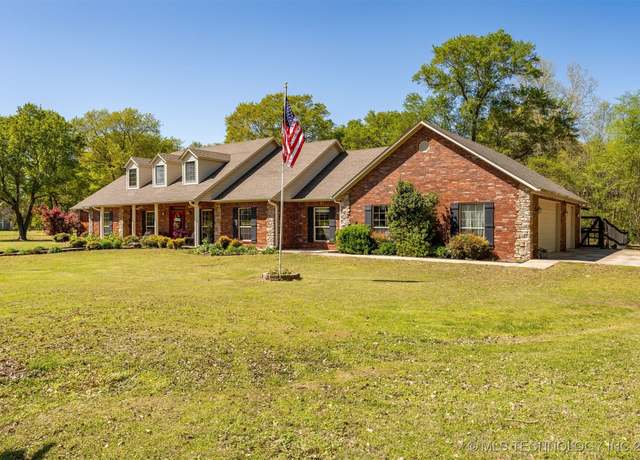 Property at 1408 N Country Rdg, Stigler, OK 74462, 3 beds, 2 baths