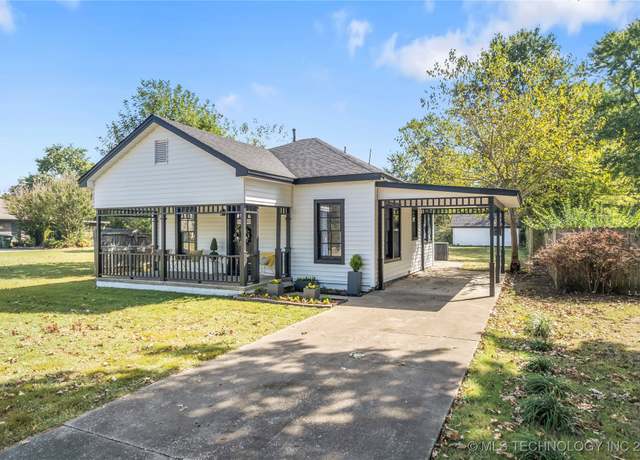 Property at 1008 N Cherokee Ave, Claremore, OK 74017, 2 beds, 1 bath