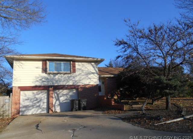 Property at 1264 Guinn Ln, Bartlesville, OK 74006, 4 beds, 2.5 baths
