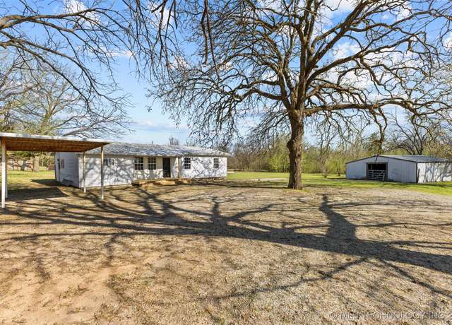 Property at 221 Pine, Stratford, OK 74872, 4 beds, 2 baths