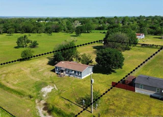 Property at 8901 E 130th St, Collinsville, OK 74021, 3 beds, 2 baths