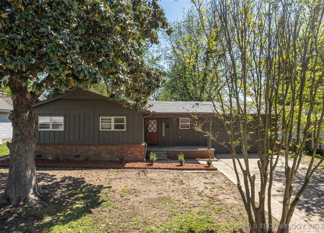 Property at 507 W Quincy St, Broken Arrow, OK 74012, 3 beds, 2.5 baths