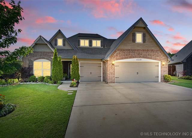 Property at 13238 S 19th St, Bixby, OK 74008, 4 beds, 3.5 baths