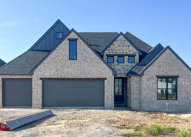 Property at 2718 E 134th Cir, Bixby, OK 74008, 3 beds, 2.5 baths