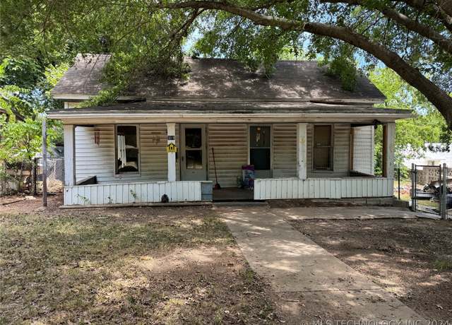 Property at 319 S Division St, Sapulpa, OK 74066, 3 beds, 1 bath