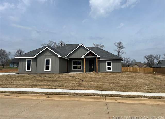 Property at 18880 S Sierra Cir, Tahlequah, OK 74464, 4 beds, 2 baths