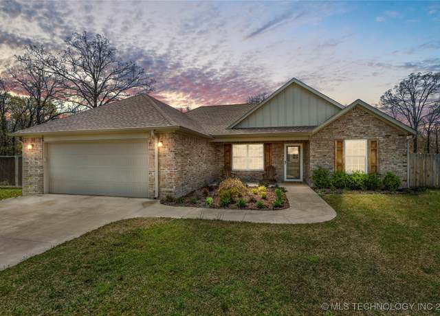 Property at 12989 W Hemingway Dr, Tahlequah, OK 74464, 3 beds, 2 baths
