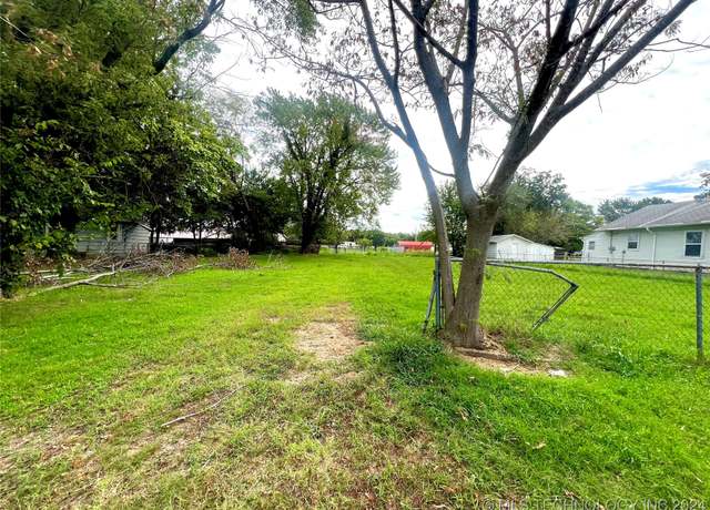 Property at 713 N Oak St, Checotah, OK 74426