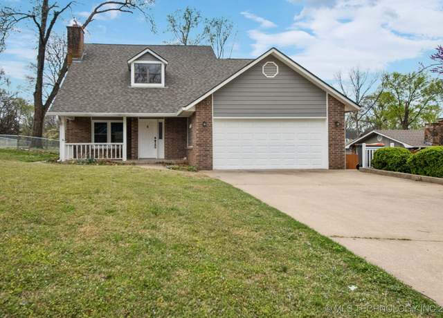 Property at 1426 Orchard Dr, Grove, OK 74344, 4 beds, 2.5 baths