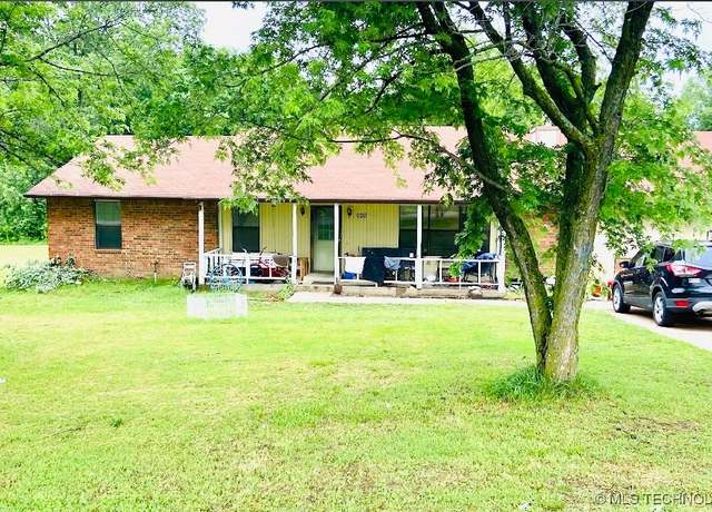 Property at 920 N Woodview Dr, Skiatook, OK 74070, 3 beds, 2 baths