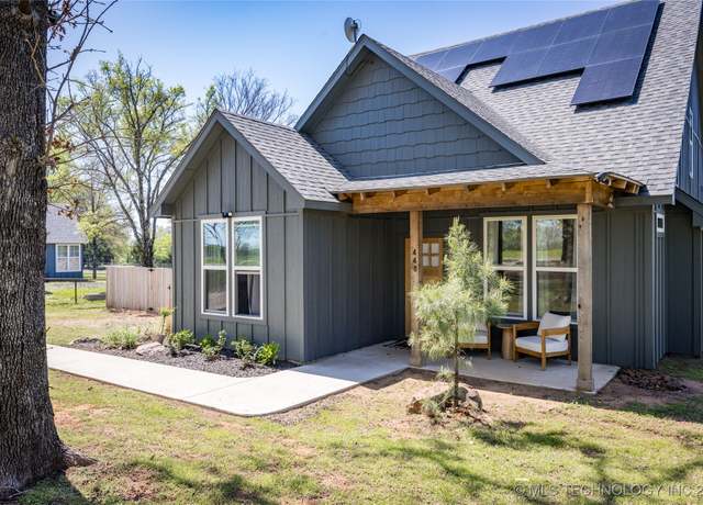 Property at 440 W 2nd St, Silo, OK 74701, 3 beds, 2 baths