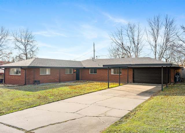 Property at 4317 E Frank Phillips Blvd, Bartlesville, OK 74006, 3 beds, 2 baths