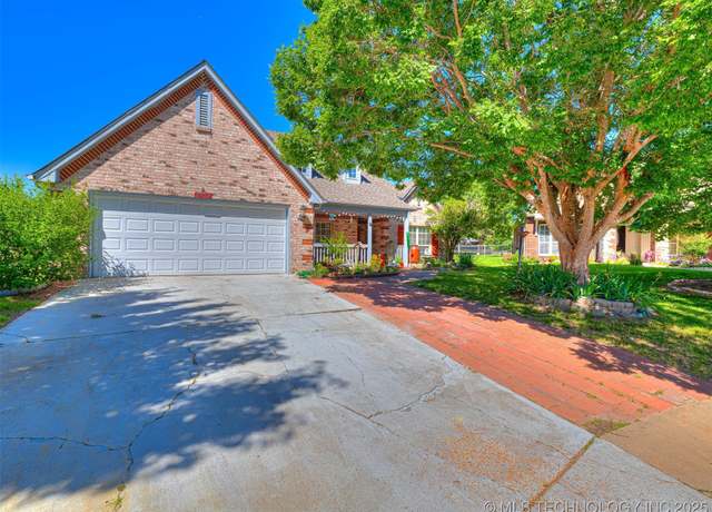 Property at 8704 N 140th East Ct, Owasso, OK 74055, 4 beds, 3 baths