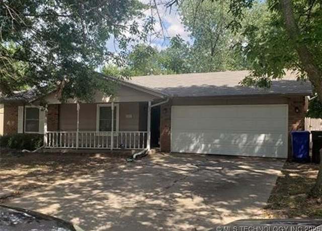 Property at 3001 S Ash Ct, Broken Arrow, OK 74012, 3 beds, 2 baths