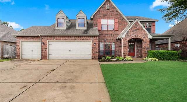 Photo of 2310 W D St, Jenks, OK 74037