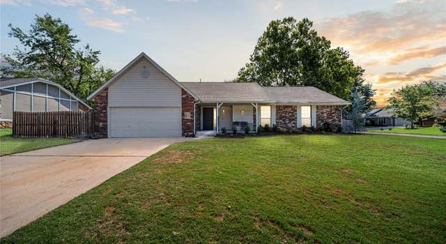 Photo of 8621 Doewood Cir, Broken Arrow, OK 74011