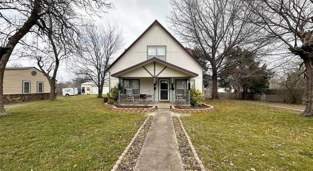 Photo of 1235 SE 3rd St, Wagoner, OK 74467
