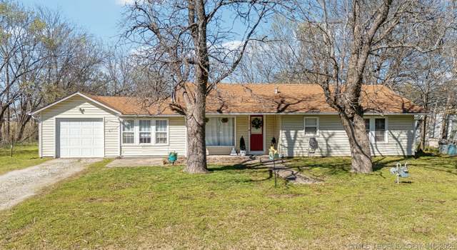 Photo of 302 W 4th St, Skiatook, OK 74070
