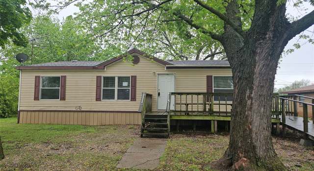 Photo of 803 S Walnut St, Bristow, OK 74010