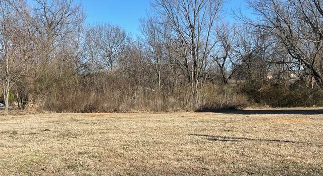 Photo of 1213 Tamaroa St, Muskogee, OK 74401