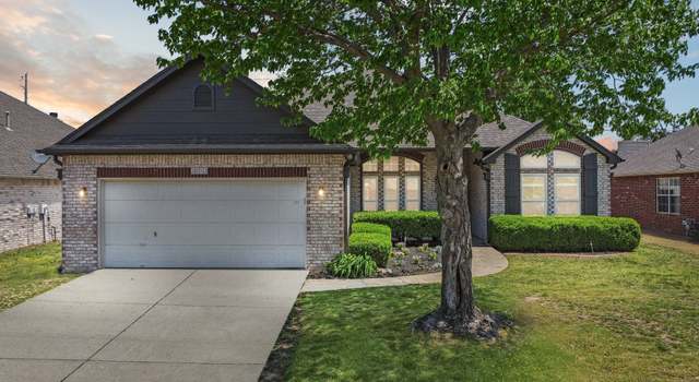 Photo of 3213 N Battle Creek Dr, Broken Arrow, OK 74012