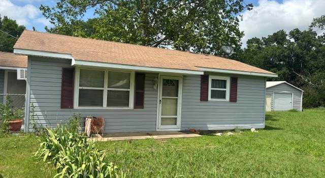 Photo of 103 E Pine, Marietta, OK 73448