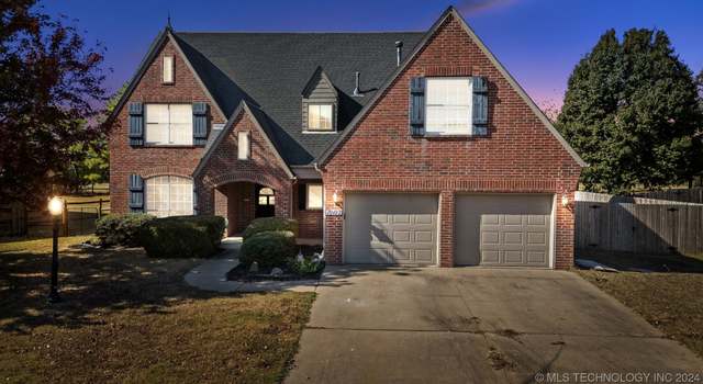 Photo of 10102 E 91st Cir, Owasso, OK 74055