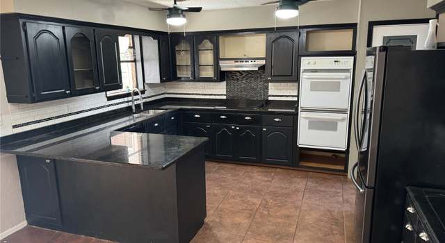 Photo of 2412 Woodleaf Ct, Ardmore, OK 73401