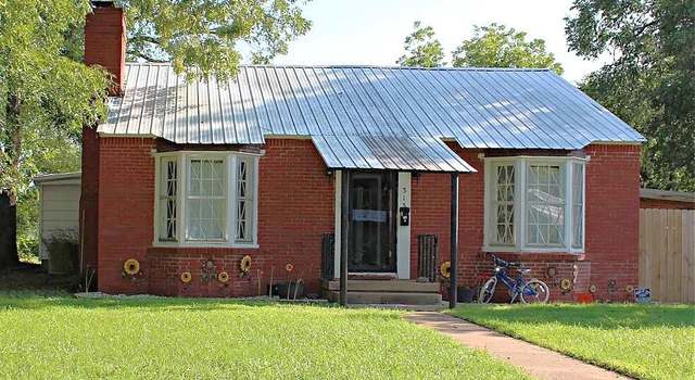 Photo of 313 E B, Waurika, OK 73573