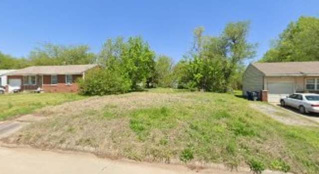 Photo of 157 W 49th Pl, Tulsa, OK 74110