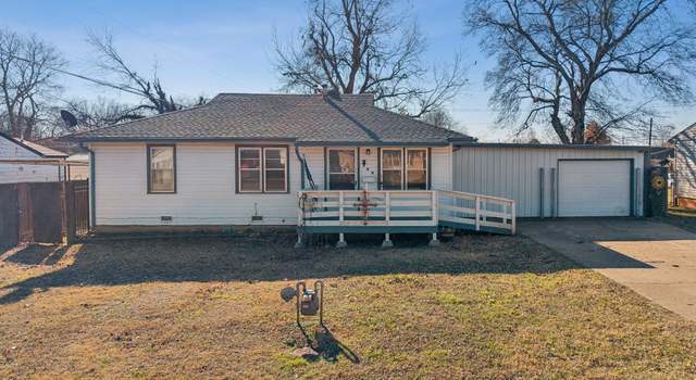 Photo of 300 W 44th St, Sand Springs, OK 74063