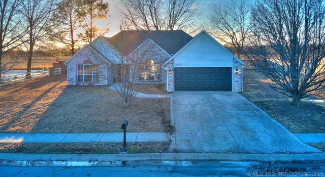 Photo of 26520 Arrowood Dr, Claremore, OK 74019