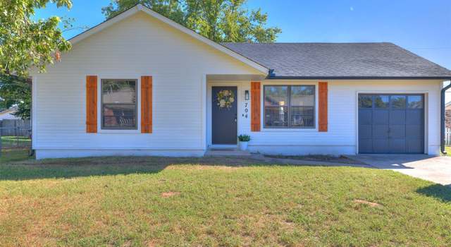 Photo of 704 W 47th Pl, Sand Springs, OK 74063