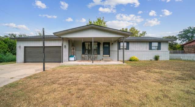 Photo of 607 E Radcliff St, Locust Grove, OK 74352