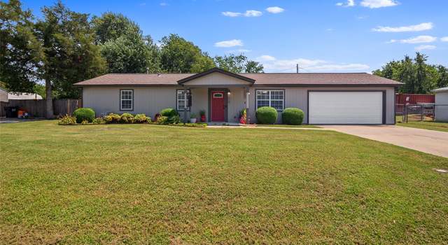 Photo of 310 N Cromwell St, Catoosa, OK 74015
