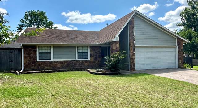 Photo of 204 E 24th Ct, Owasso, OK 74055